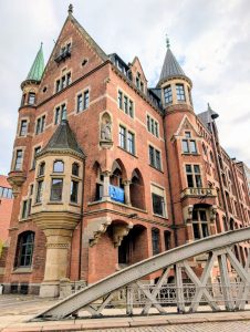 Türmchenhaus Am Sandtorkai Neuerwegsbrücke Hamburg Speicherstadt
