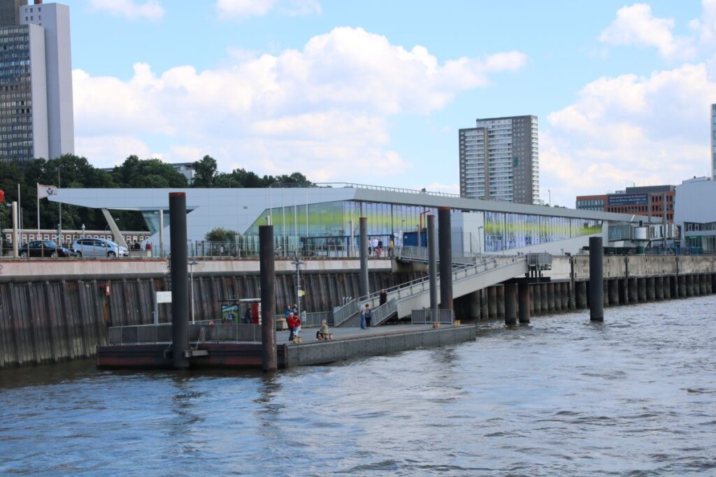 Cruise Center Altona